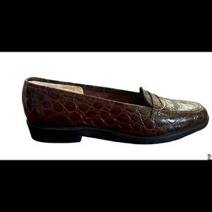 Salvatore Ferragamo, crocodile skin, brown color, kids shoe, size 4.New, no box.